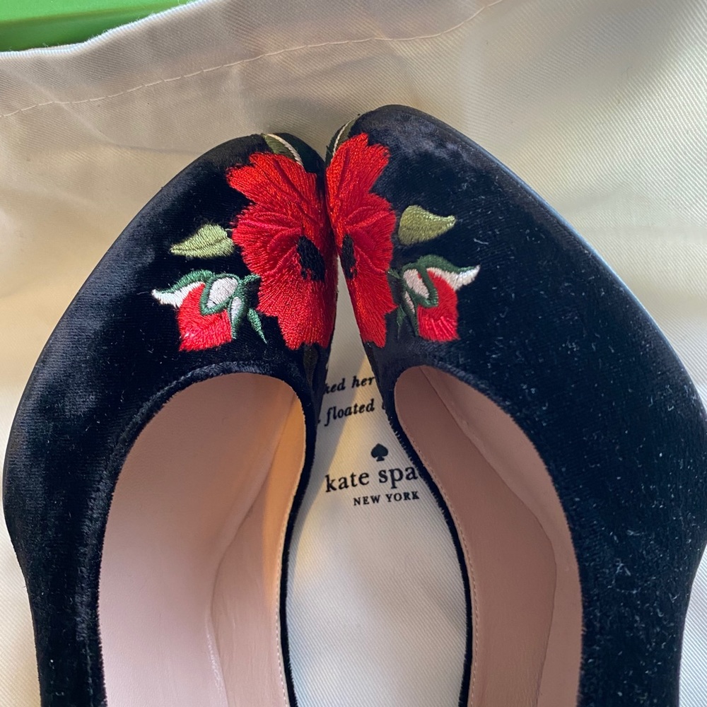 Kate Spade Grove Velvet Pumps. - Picture 10 of 16